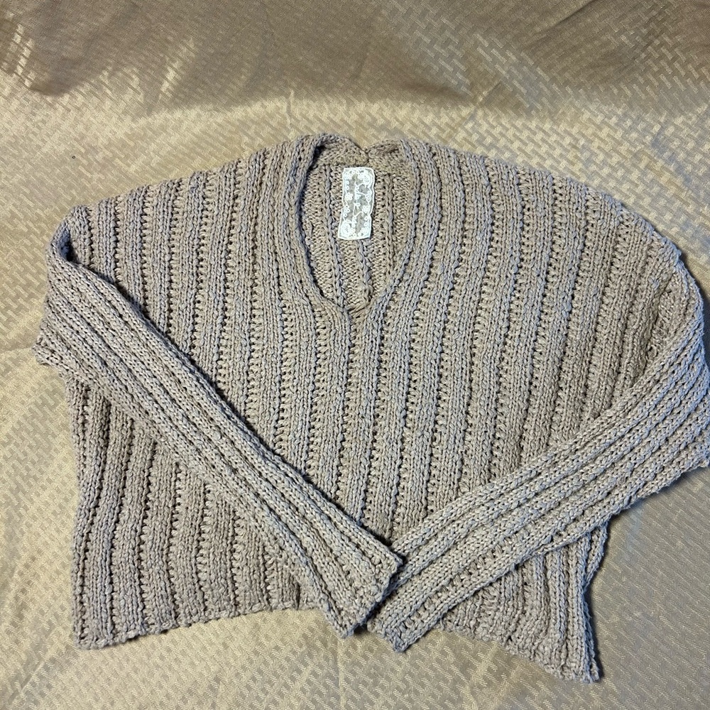 Sadie & Sage Tan V-Neck Cropped Sweater